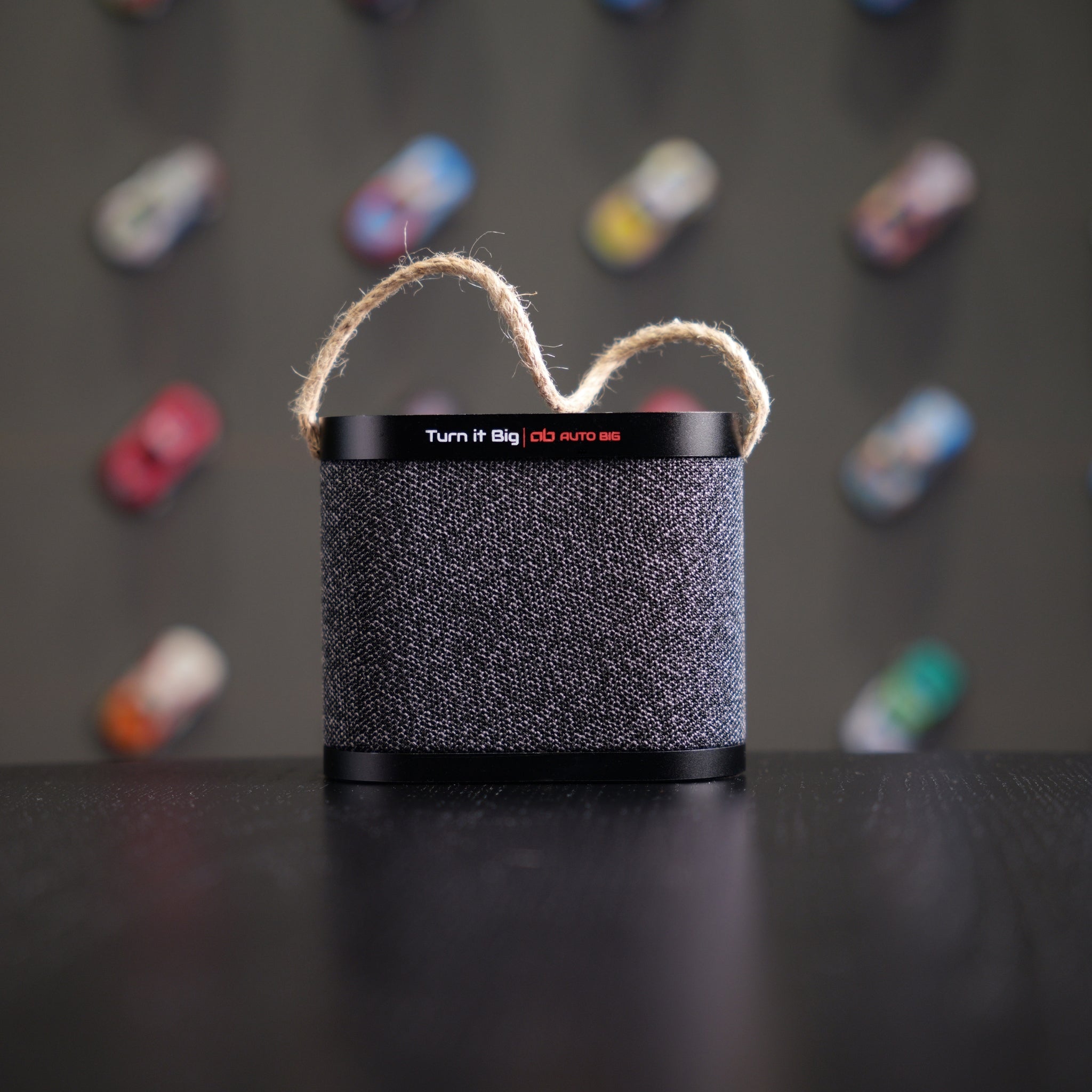 Boxă wireless compactă și stylish