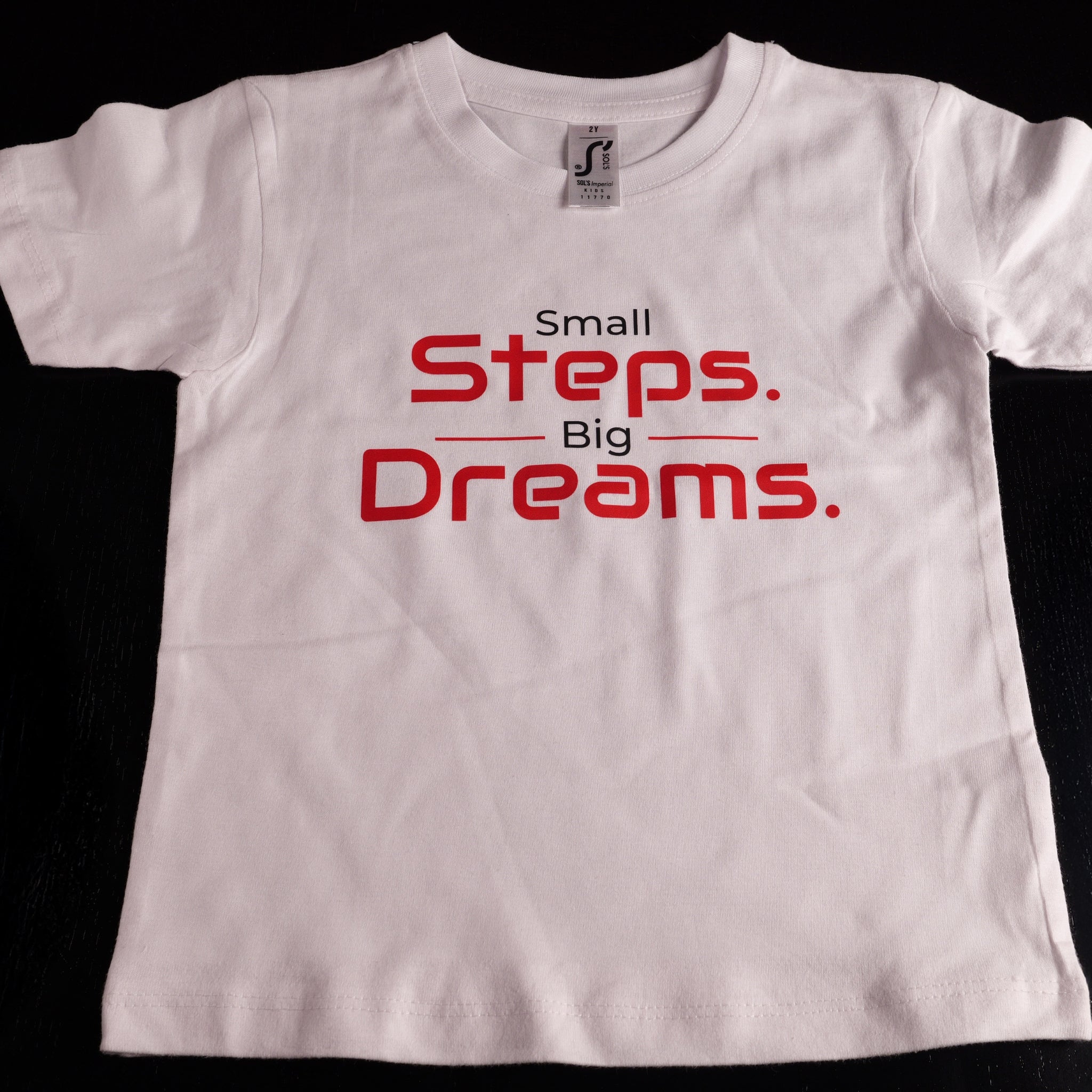 Tricou Copii | Small steps. Big dreams. (2–6 ani)