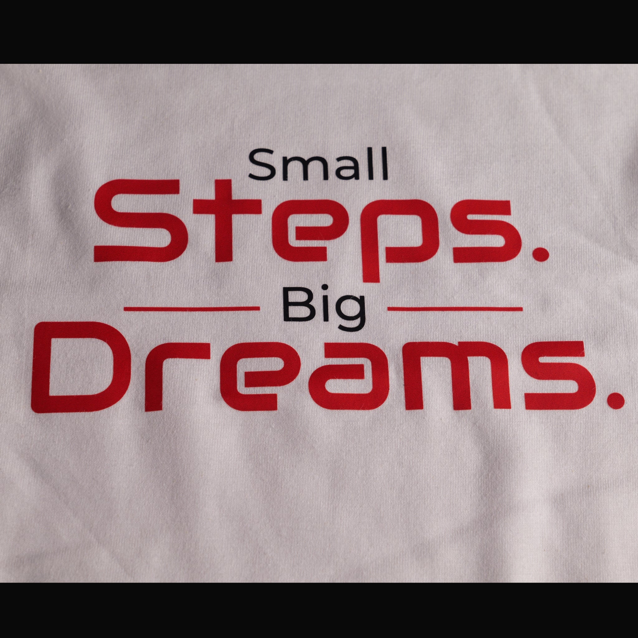 Tricou Copii | Small steps. Big dreams. (2–6 ani)