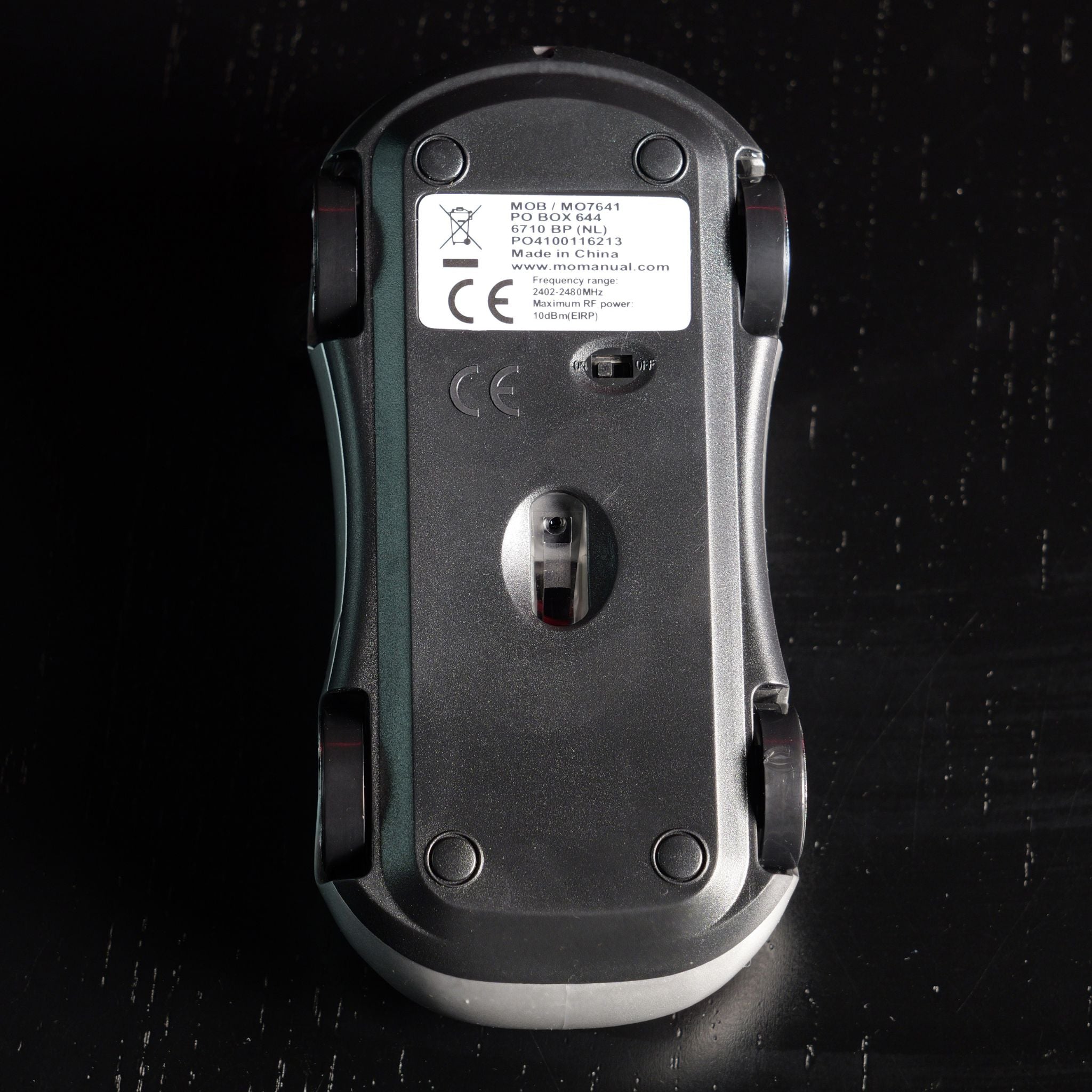 Mouse wireless în formă de mașină