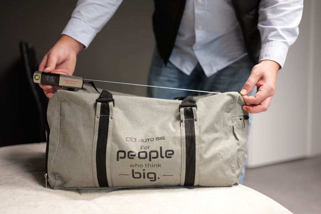 Cântar electronic pentru bagaj și centimetru