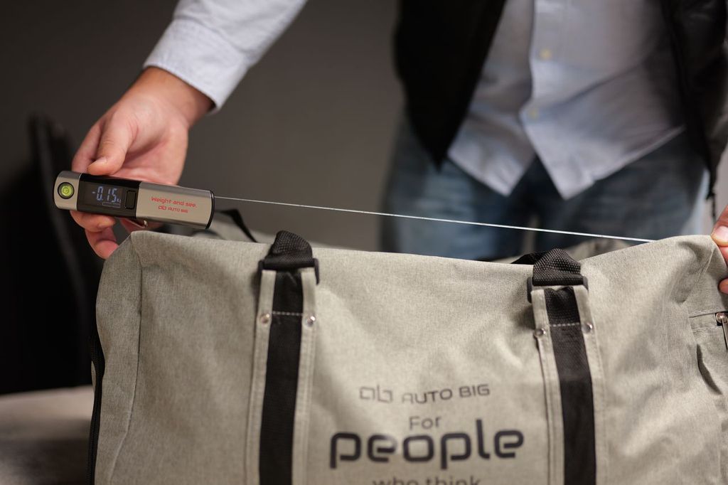 Cântar electronic pentru bagaj și centimetru